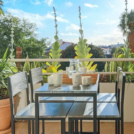 Beautiful Renovated With Ac And Terrace - Benakey Apartamento