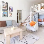 Beautiful Renovated With Ac And Terrace - Benakey Apartman