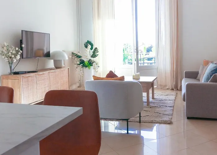 Beautiful Renovated With Ac And Terrace - Benakey