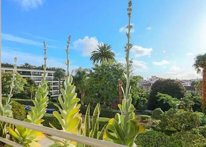 Beautiful Renovated With Ac And Terrace - Benakey *